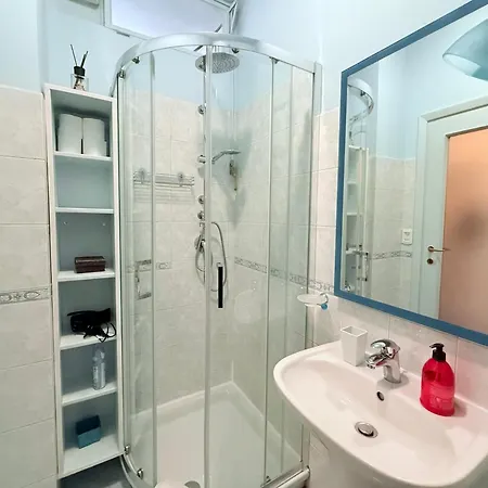 Elegant Studio, 20 Mins From Termini Station Apartment *