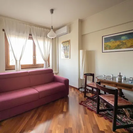 Elegant Studio, 20 Mins From Termini Station Apartment